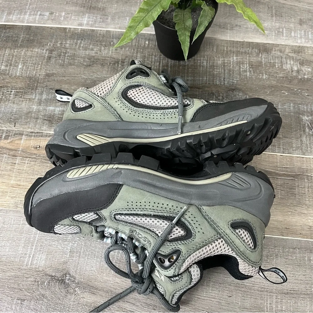 Vasque Olive Leather Nylon Low Top Hiking Shoe. Size 7